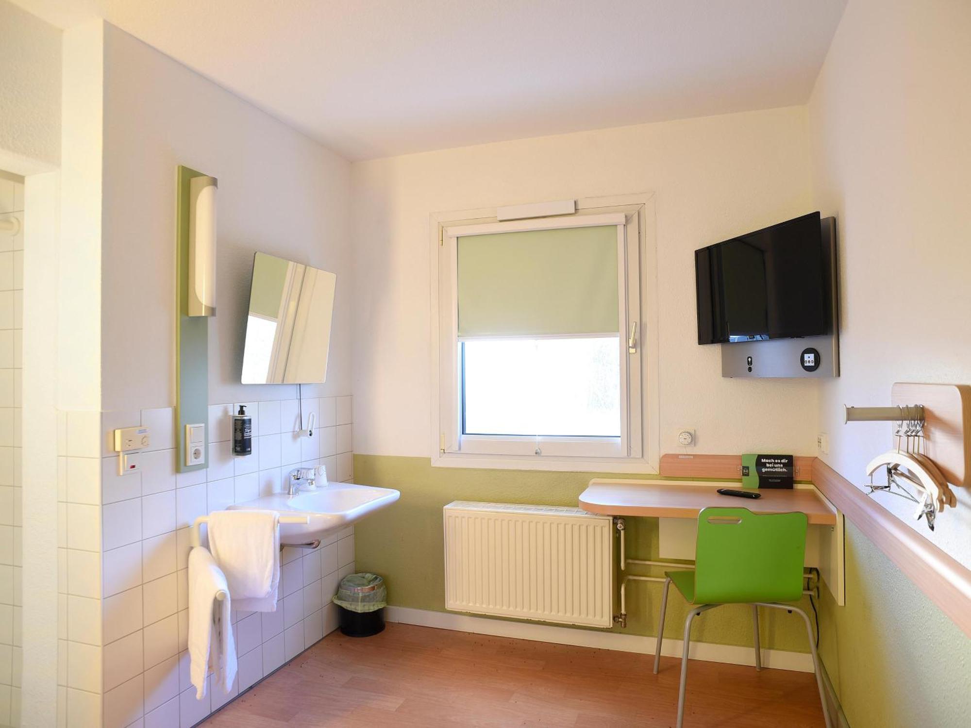 B&B Hotel Leipzig-Schoenefeld ภายนอก รูปภาพ