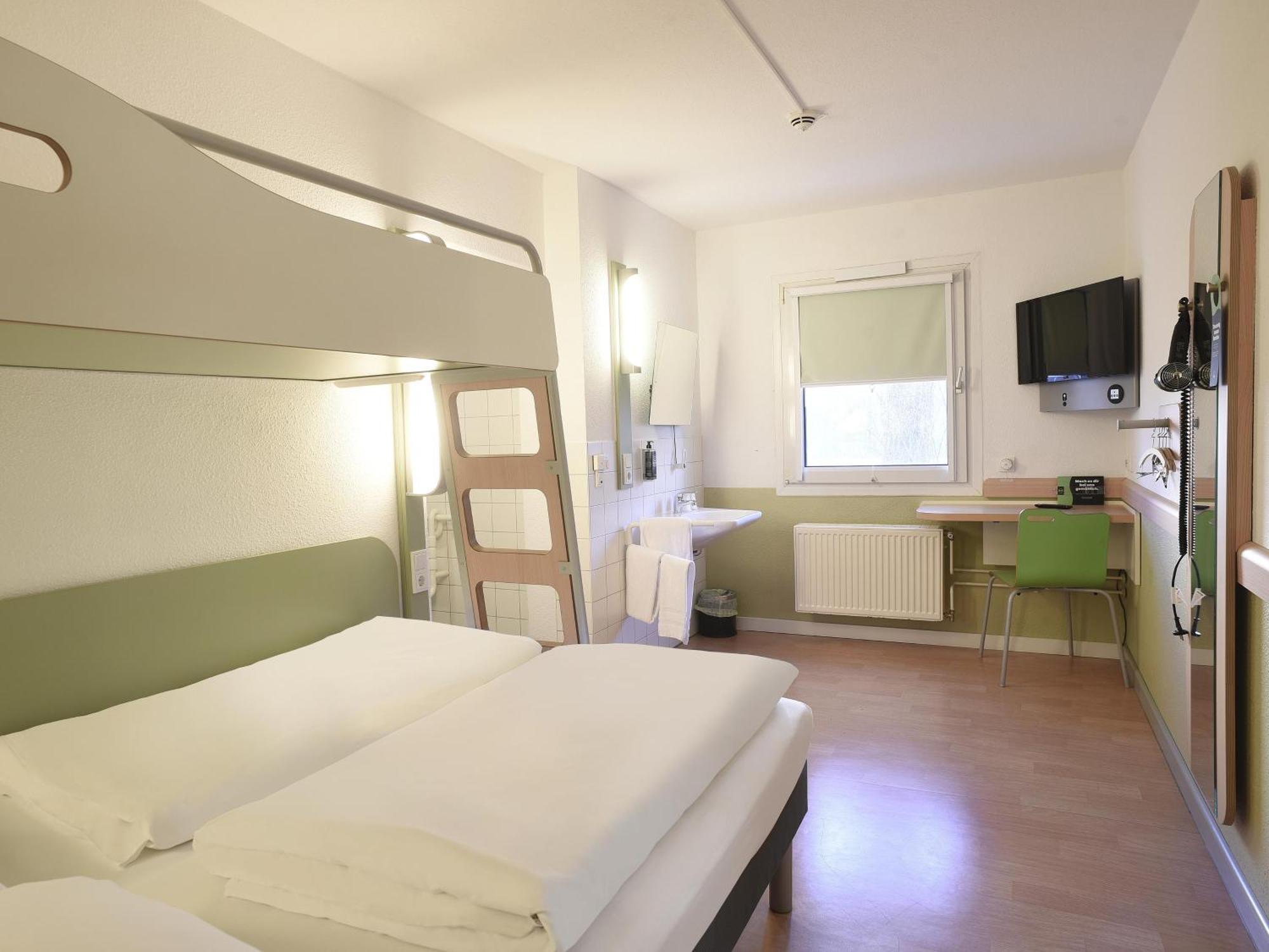 B&B Hotel Leipzig-Schoenefeld ภายนอก รูปภาพ